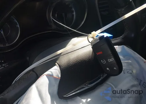 2019 Chrysler 300 Limited из США, поврежденный, VIN 2C3CCAEG4KH704379